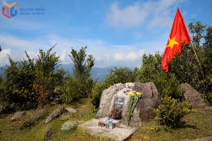 Mốc 1113 trên đỉnh Cao Ba Lanh.