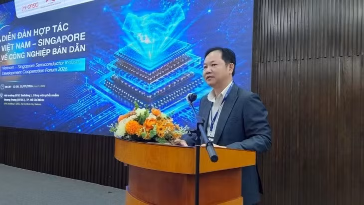 Ông Cao Xuân Thắng, Tham tán Thương mại Việt Nam tại Singapore phát biểu tại diễn đàn.