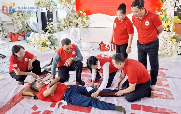 Hội Chữ thập đỏ tỉnh tập huấn kỹ năng, sơ cấp cứu ban đầu cho cán bộ, viên chức, Đội tình nguyện viên ATGT Chữ thập đỏ năm 2025.