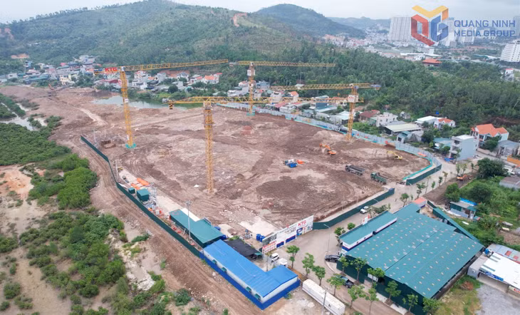 Dự án nhà ở xã hội tại khu đô thị dịch vụ Hùng Thắng, phường Bãi Cháy do Công ty CP Tập đoàn Bim làm chủ đầu tư đang được đẩy nhanh tiến độ thi công.