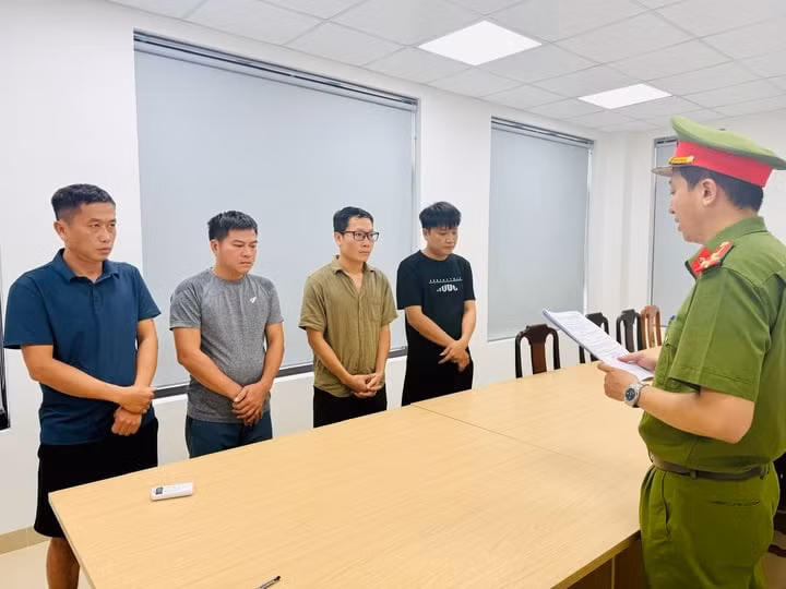 4 bị can tại trụ sở cơ quan điều tra