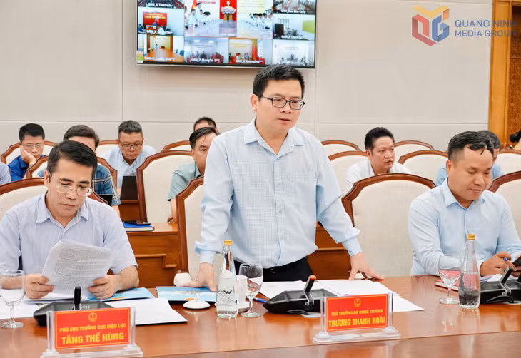 Đồng chí Trương Thanh Hoài, Thứ trưởng Bộ Công Thương đánh giá cao kết quả của tỉnh trong triển khai Quy hoạch điện VIII và lĩnh vực công nghiệp.