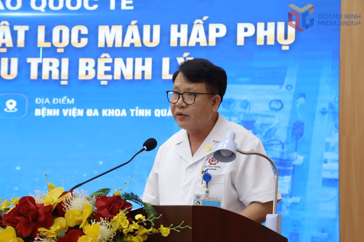 Lãnh đạo Bệnh viện Đa khoa tỉnh báo cáo tại hội thảo. 