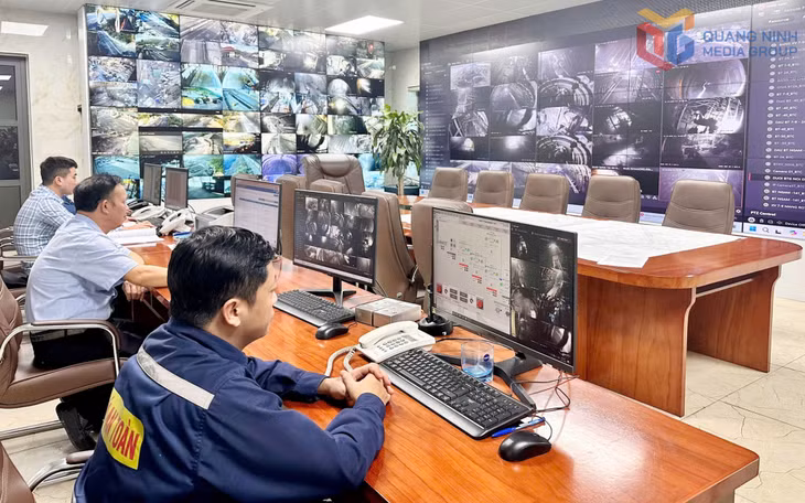 Trung tâm giám sát, điều hành sản xuất của Công ty Than Nam Mẫu - TKV góp phần nâng cao hiệu quả khai thác, khẳng định vai trò của ngành Than trong phát triển kinh tế đất nước.
