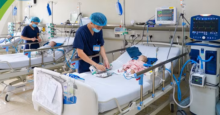 Adenovirus lây truyền qua đường giọt bắn, đường hô hấp giữa người với người. Ảnh BV