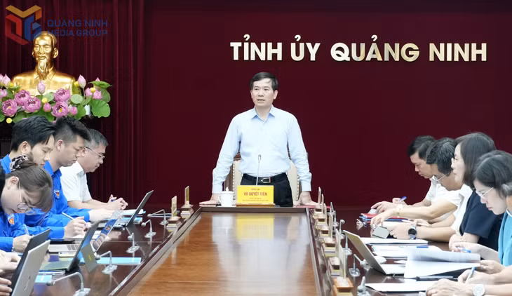 Đồng chí Phó Bí thư Tỉnh uỷ nhấn mạnh: Mỗi phong trào phải xác định rõ mục tiêu, sản phẩm, đối tượng thụ hưởng và kết quả thực hiện, thông qua phong trào để rèn luyện thanh niên.