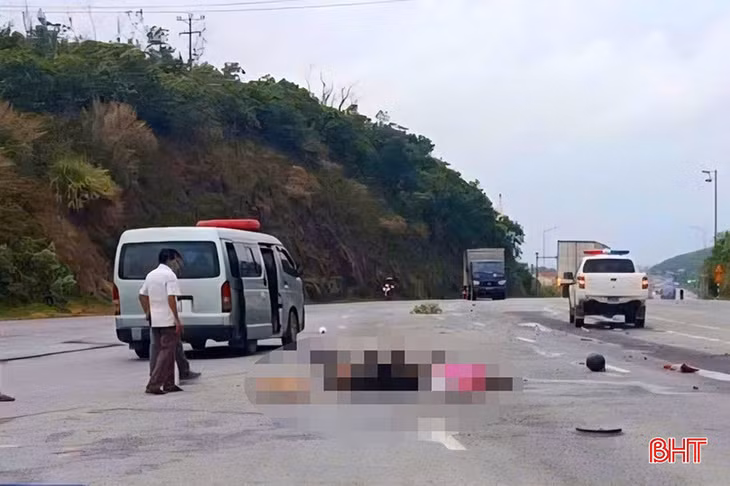 Vụ tai nạn khiến 2 người đi trên xe máy tử vong.