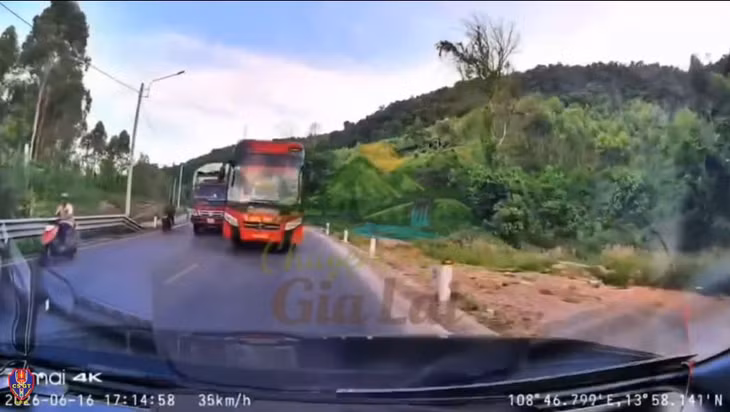 Gia Lai: Xử lý nghiêm lái xe khách vượt xe không đúng quy định trên đèo An Khê ảnh 1