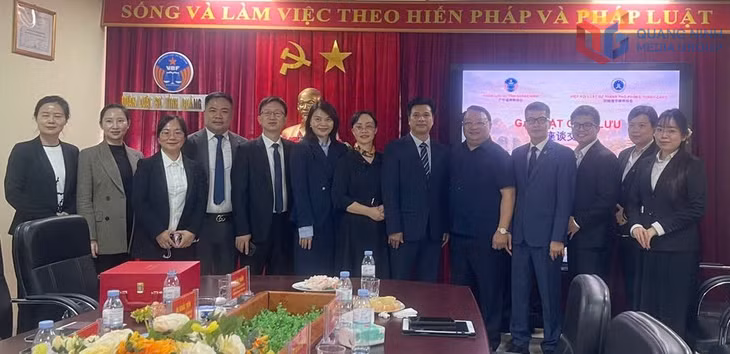 Đoàn Luật sư Quảng Ninh chụp ảnh lưu niệm với Đoàn đại biểu Hiệp hội Luật sư thành phố Phòng Thành Cảng tại buổi làm việc, ngày 14/3/2026. Ảnh: Đoàn Luật sư Quảng Ninh cung cấp