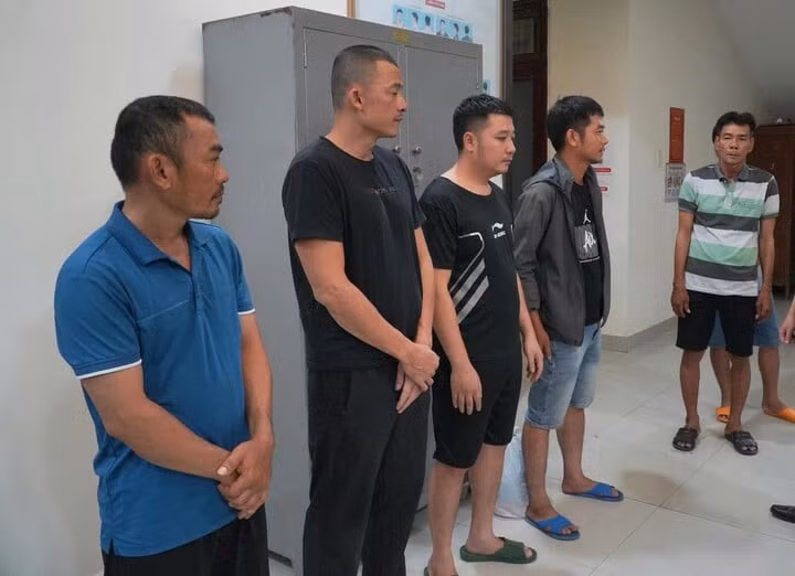 Các đối tượng trong đường dây cá độ. (Ảnh: C.A)