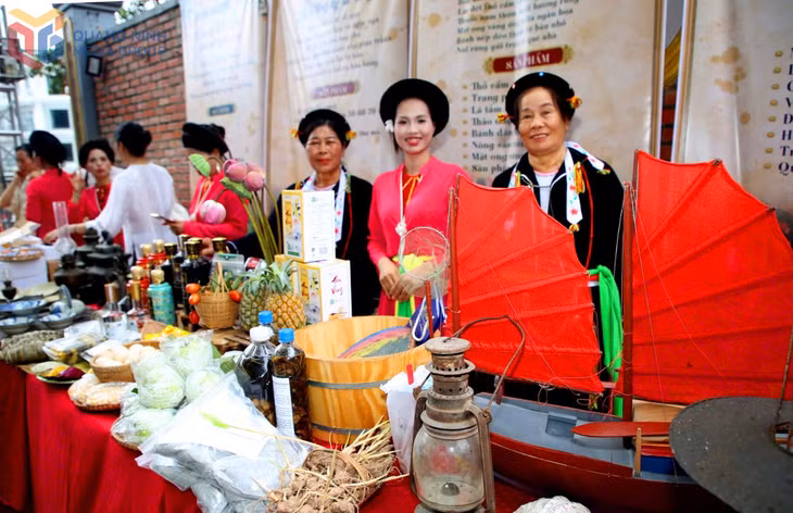 Không gian văn hóa Việt trong khuôn viên đền thờ Đức Ông Trần Quốc Nghiễn.