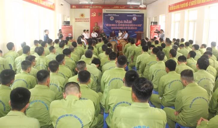 Quang cảnh phiên tòa xét xử.