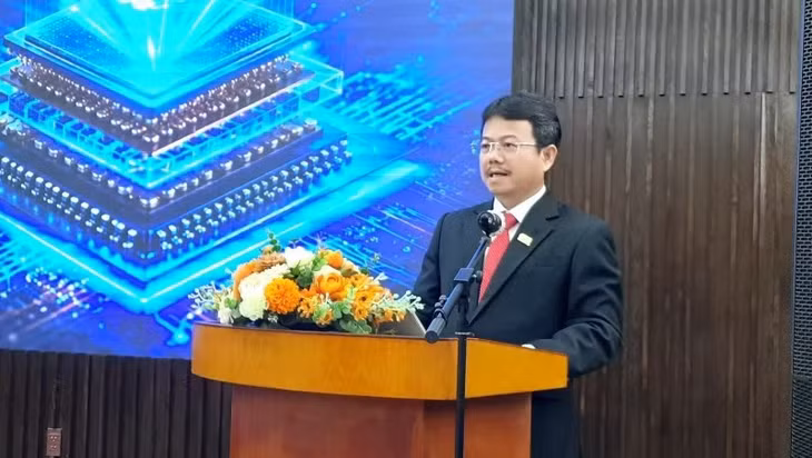 Ông Trần Hữu Dũng, Giám đốc Công ty trách nhiệm hữu hạn một thành viên Phát triển Công viên phần mềm Quang Trung phát biểu tại diễn đàn.