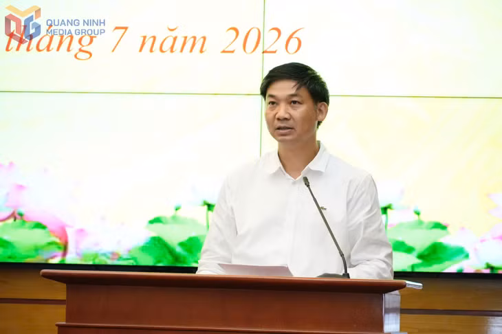 Đồng chí Nguyễn Văn Công, Phó Chủ tịch UBND tỉnh, Phó Trưởng BCĐ 35 Tỉnh ủy, phát biểu tại hội nghị.
