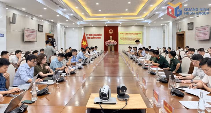 Quang cảnh buổi làm việc.