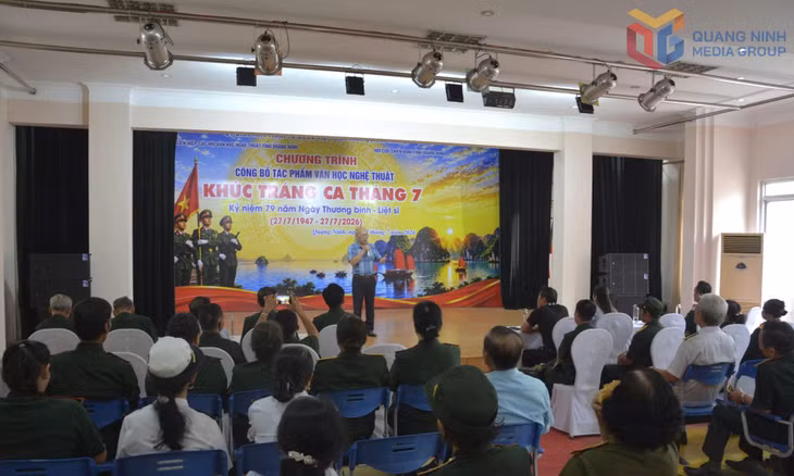 Chương trình tái hiện hành trình lịch sử hào hùng của dân tộc bằng ngôn ngữ âm nhạc và thi ca.