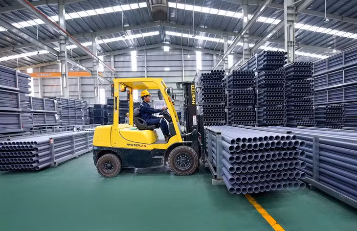 Sản xuất ống nhựa tại Công ty cổ phần Nhựa Hoa Sen, Tập đoàn Hoa Sen (Ảnh: ĐỨC HUY)