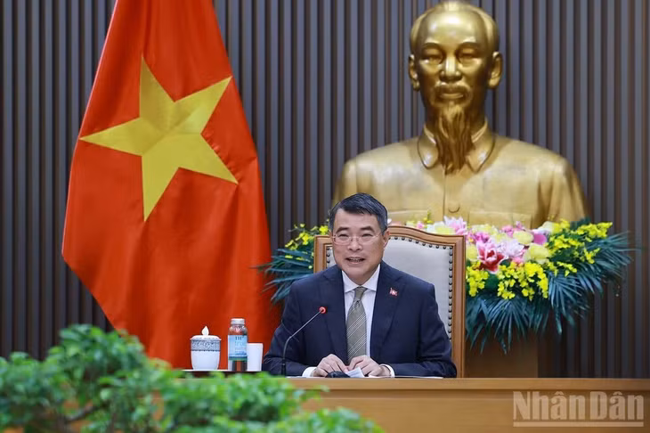Thủ tướng Chính phủ Lê Minh Hưng điện đàm với Thủ tướng Canada Mark Carney. (Ảnh: Dương Giang)