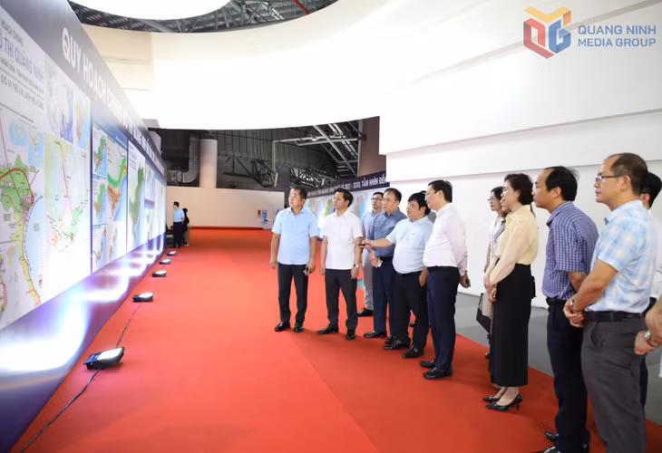 Đoàn công tác của Bộ Nội vụ khảo sát tại Cung Quy hoạch, hội chợ và triển lãm.