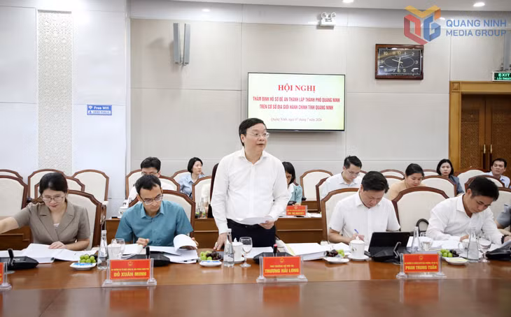 Đồng chí Trương Hải Long, Thứ trưởng Bộ Nội vụ, phát biểu tại hội nghị.