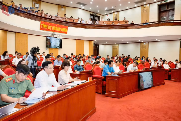 Các đại biểu tham dự hội nghị.