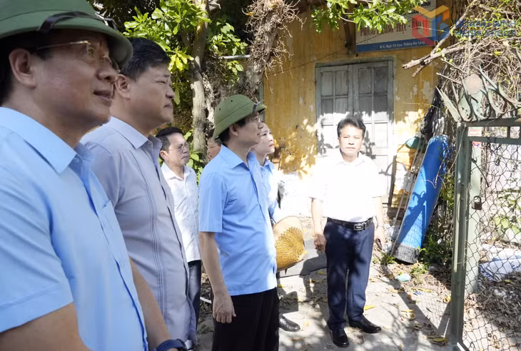 Tổ công tác số 2 của Tỉnh ủy kiểm tra thực tế một số dự án chậm triển khai, chậm tiến độ, khó khăn, vướng mắc trong quá trình thực hiện trên địa bàn phường Hà Lầm.