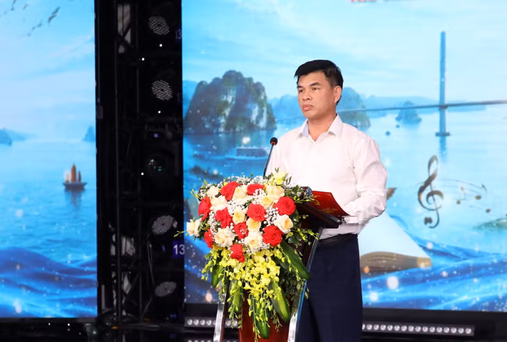 Đồng chí Nguyễn Mạnh Hà, Phó Trưởng Ban Tuyên giáo và Dân vận Tỉnh ủy phát động cuộc thi.