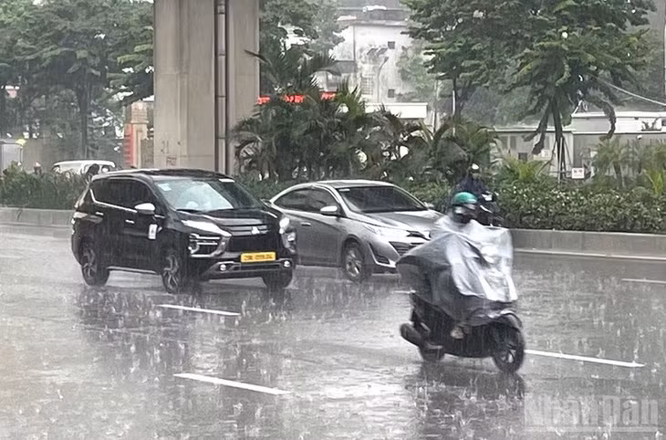 Dự báo khu vực Hà Nội ngày có mưa rào và dông rải rác, cục bộ có nơi mưa to. (Ảnh minh họa: Đ.T)