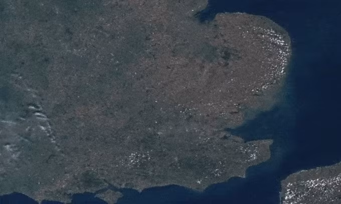 Ảnh vệ tinh ghi nhận màu nâu bao trùm nước Anh do hạn hán. Ảnh: Copernicus