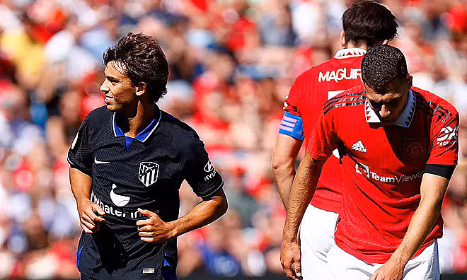 Felix thêm một lần trở thành hung thần của hàng thủ Man Utd. Ảnh: Atletico.