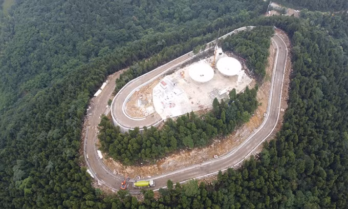 Hệ thống radar quét không gian sâu đang được xây dựng ở Trùng Khánh, tây nam Trung Quốc. Ảnh: Trung tâm Đổi mới Trùng Khánh