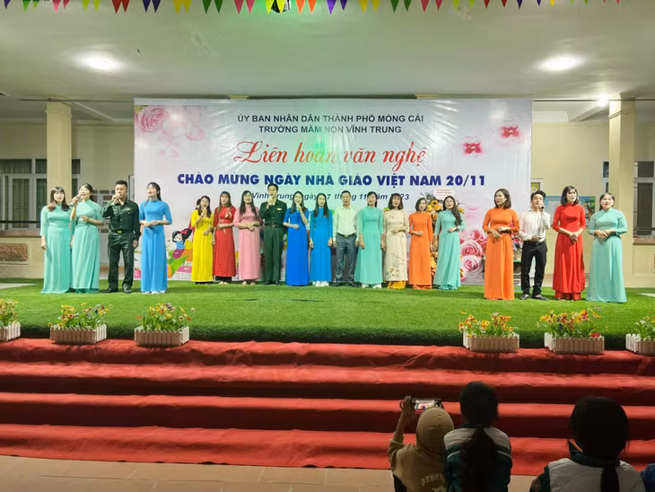 Các tiết mục văn nghệ diễn ra sôi nổi, giàu cảm xúc. (Ảnh do đơn vị cung cấp)
