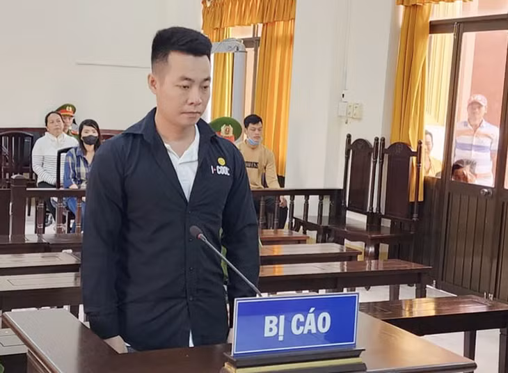 Bị cáo Khưu Minh Khoa tại phiên toà. Ảnh: Văn Vũ