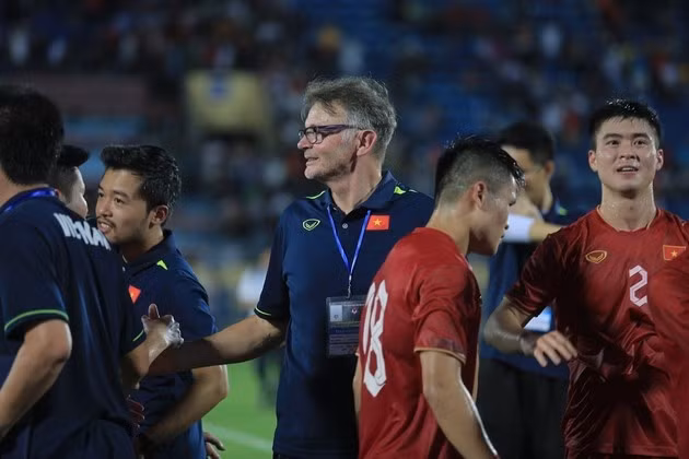 HLV Philippe Troussier đang tạo ra sự mới mẻ ở sự lựa chọn nhân sự tại ĐT Việt Nam.