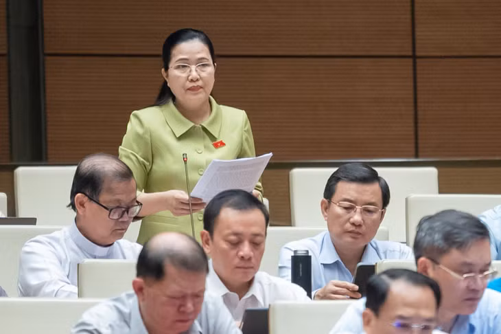 2023-11_Kỳ họp thứ 6, Quốc hội khóa XV - Đại biểu Đỗ Thị Lan, ĐBQH tỉnh Quảng Ninh phát biểu tại hội trường Quốc hội. Ảnh: Nguyễn Thanh