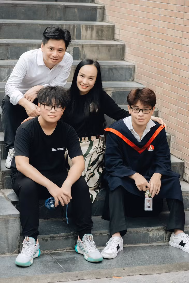Tổ ấm của Thu Huyền, Tấn Minh.