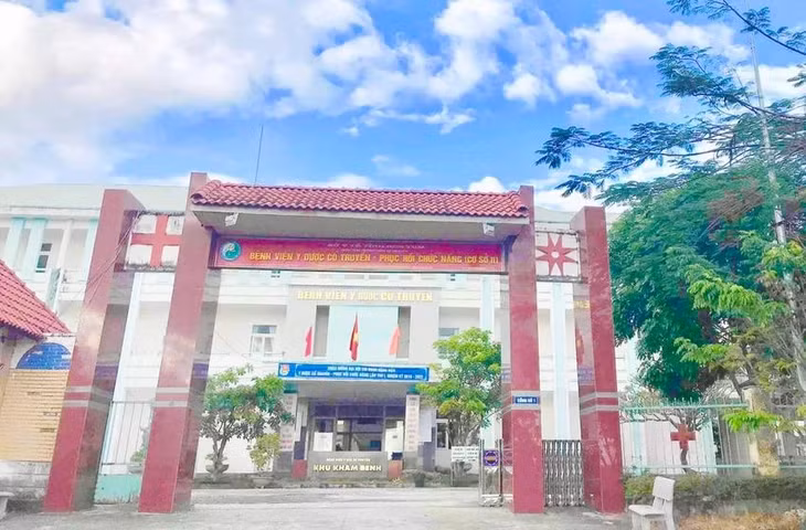 Ông Đặng Minh Hải, Giám đốc Bệnh viện Y dược cổ truyền - phục hồi chức năng tỉnh Kon Tum bị cách chức do quan hệ bất chính. Ảnh: ĐN.
