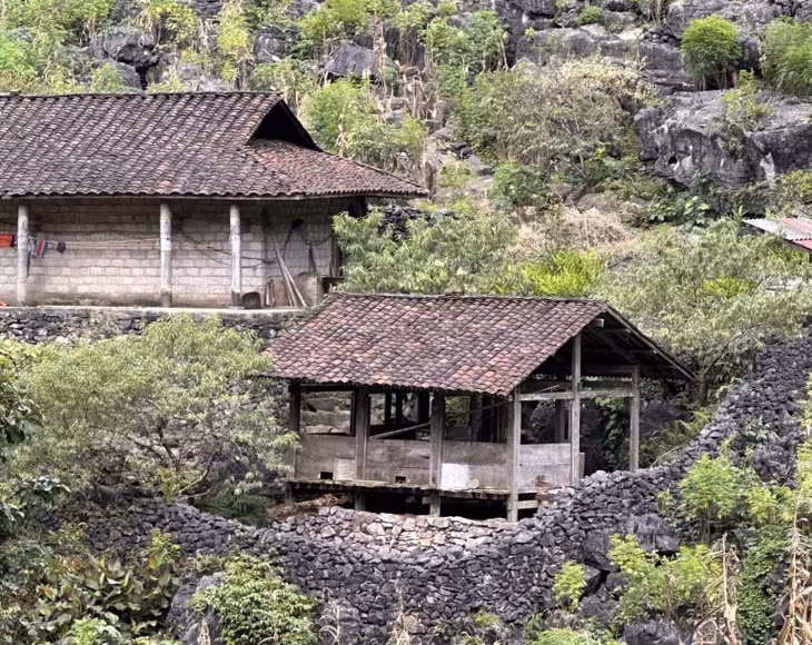 “Tết ở làng địa ngục” và “Kẻ ăn hồn” là hai bộ phim được quay ở làng Sảo Há. Ảnh: Nhóm Hà Giang Trẻ