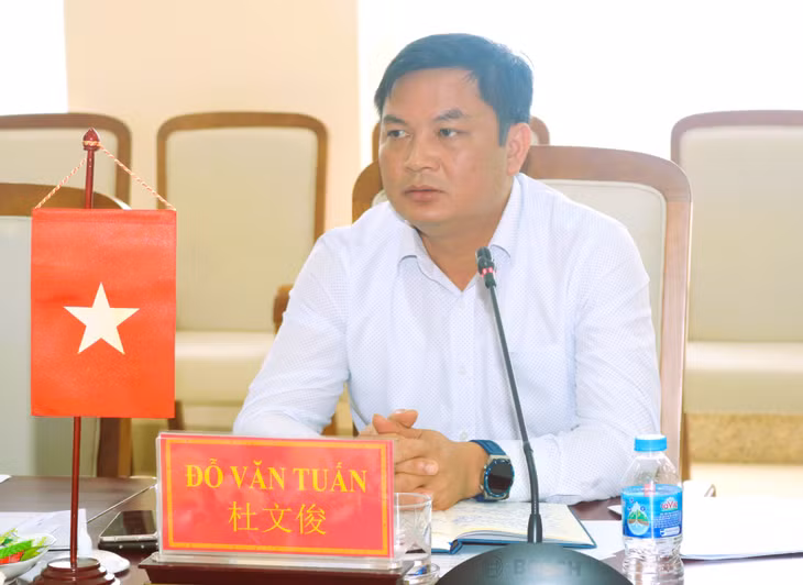 Đoàn đại biểu UBND TP Móng Cái do đồng chí Đỗ Văn Tuấn, Ủy viên Ban Thường vụ Thành ủy, Phó Chủ tịch Thường trực UBND TP Móng Cái (Việt Nam) làm Trưởng đoàn.