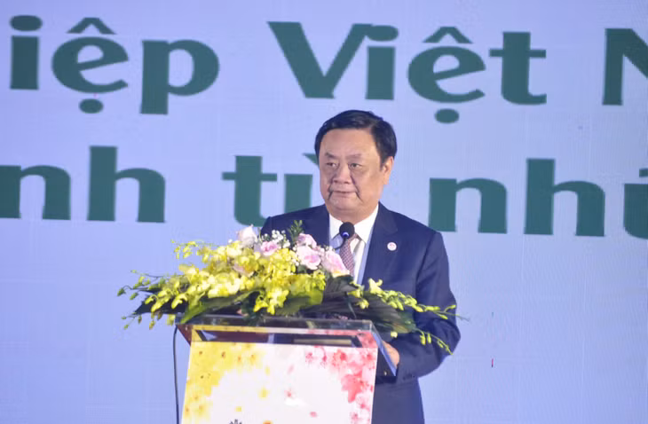Đồng chí Lê Minh Hoan, Ủy viên Ban Chấp hành Trung ương Đảng, Bộ trưởng Bộ NN&amp;PTNT phát biểu tại hội thảo.