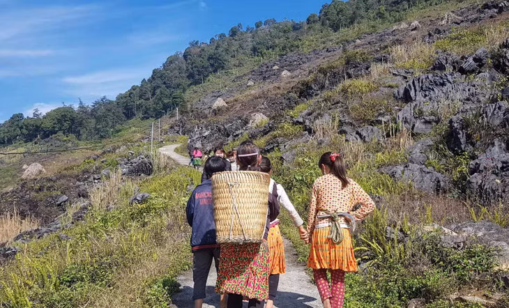 Cuộc sống thường nhật của người dân làng Sảo Há. Ảnh: Nhóm Hà Giang Trẻ