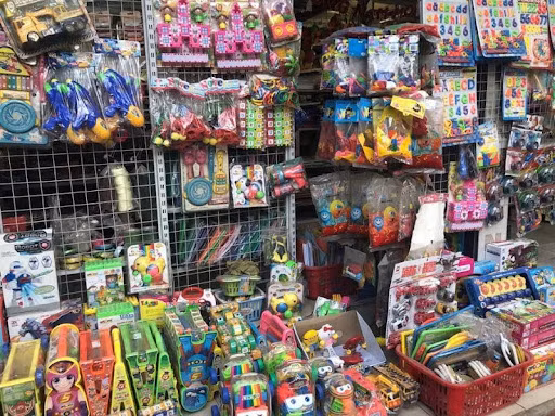 Yến Linh Toys chuyên cung cấp đồ chơi trẻ em với giá cả phải chăng.