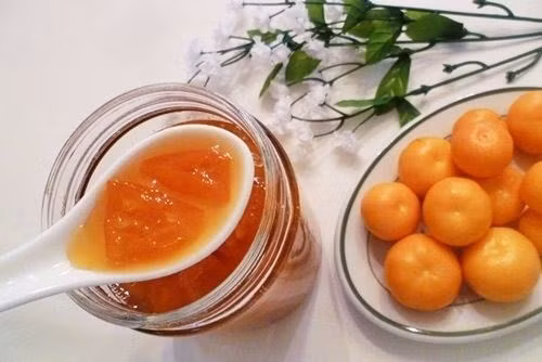 Quất ngâm mật ong tốt cho đường họng. Ảnh: Ánh Hồng