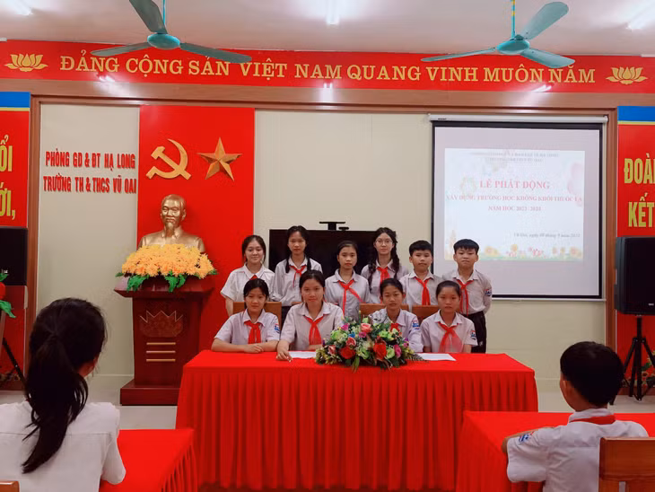 Trường TH&amp;THCS Vũ Oai (TP Hạ Long) phát động “Xây dựng trường học không khói thuốc lá” năm học 2023-2024.