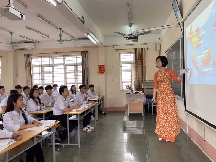 Cô giáo Phạm Hồng Hằng (Trung tâm HN&amp;GDTX tỉnh) là giáo viên tiêu biểu khối Trung tâm GDTX.