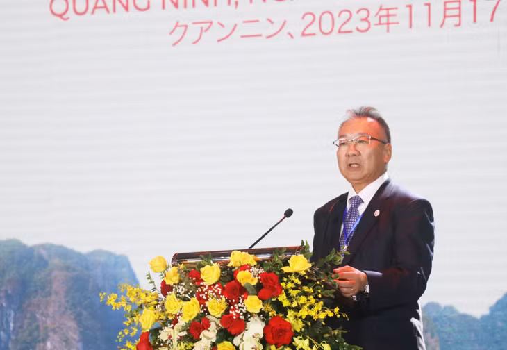 Ông Nakata Takahiro, Trưởng Ban tổ chức Lễ hội Hokkaido phía Nhật Bản phát biểu tại buổi lễ.