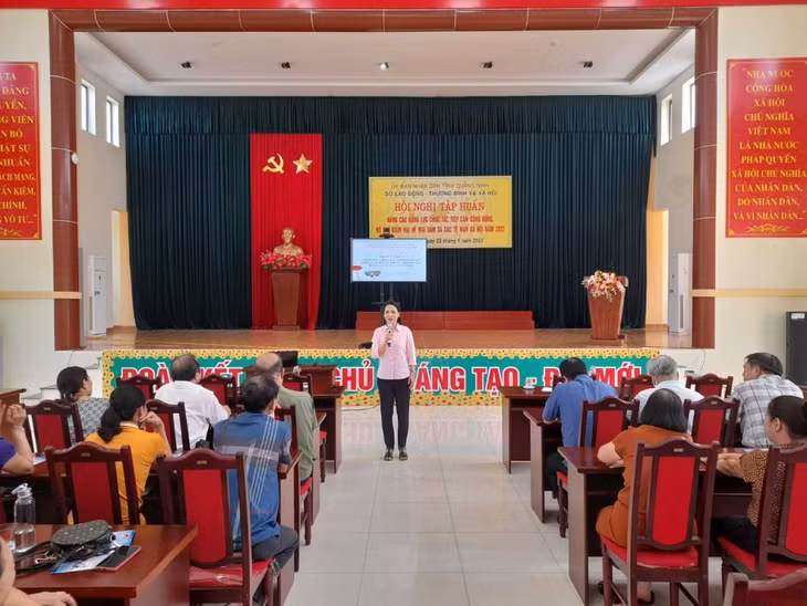 Lớp tập huấn nâng cao năng lực công tác tiếp cận cộng đồng, hỗ trợ giảm hại về mại dâm và các tệ nạn xã hội (tháng 6/2023). Ảnh: Sở LĐ-TB&amp;XH cung cấp