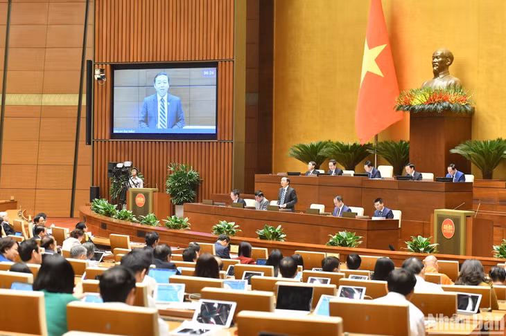 Phó Thủ tướng Chính phủ Trần Hồng Hà phát biểu tại phiên chất vấn. (Ảnh: ĐĂNG KHOA)