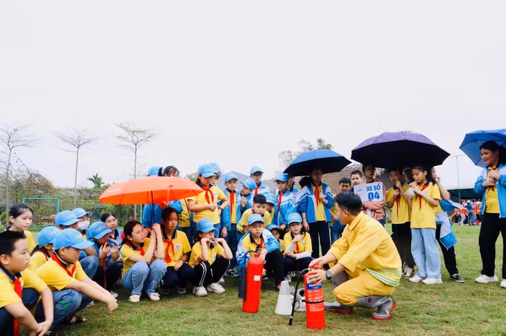 Học sinh các trường học trên địa bàn TX Đông Triều tham gia chương trình giáo dục trải nghiệm tại Khu du lịch Quảng Ninh Gate.. Ảnh đơn vị cung cấp.