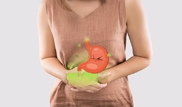 Uống nhiều giấm táo dễ gây đầy hơi và trào ngược acid dạ dày.